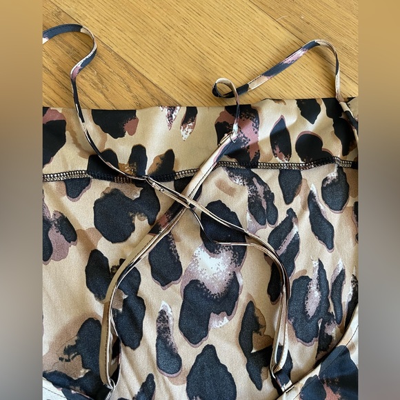 Cheetah Satin Slip Dress PRETTYLITTLETHING - Picture 3 of 4